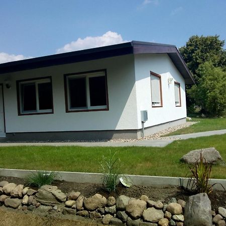 Behaglicher Bungalow Fuer Mensch Und Hund Barkhagen Exteriör bild