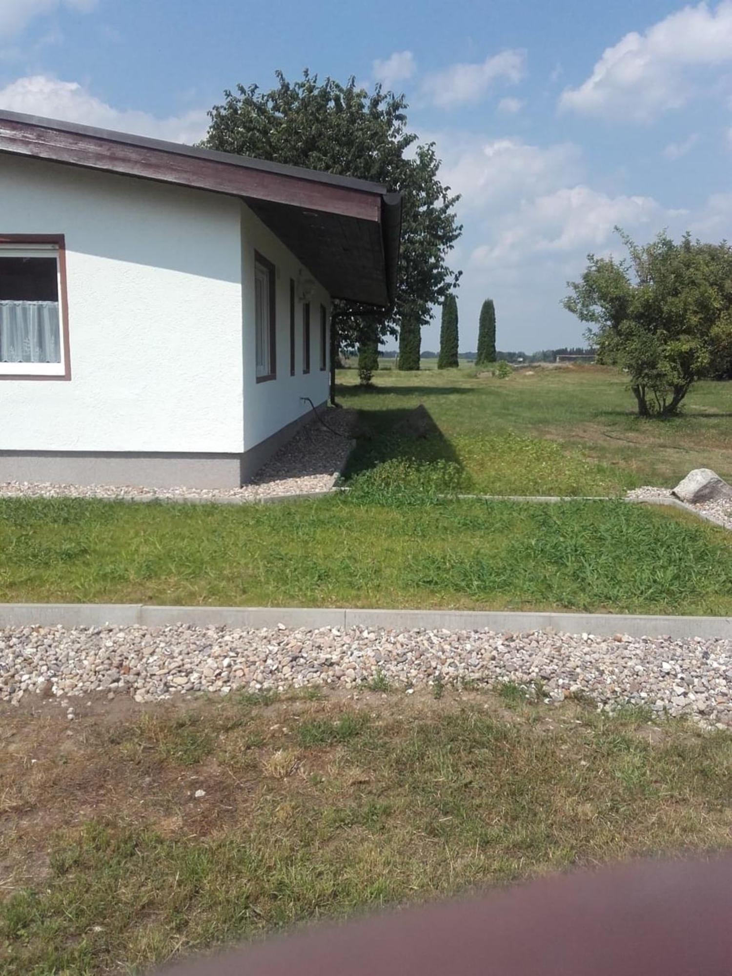 Behaglicher Bungalow Fuer Mensch Und Hund Barkhagen Exteriör bild