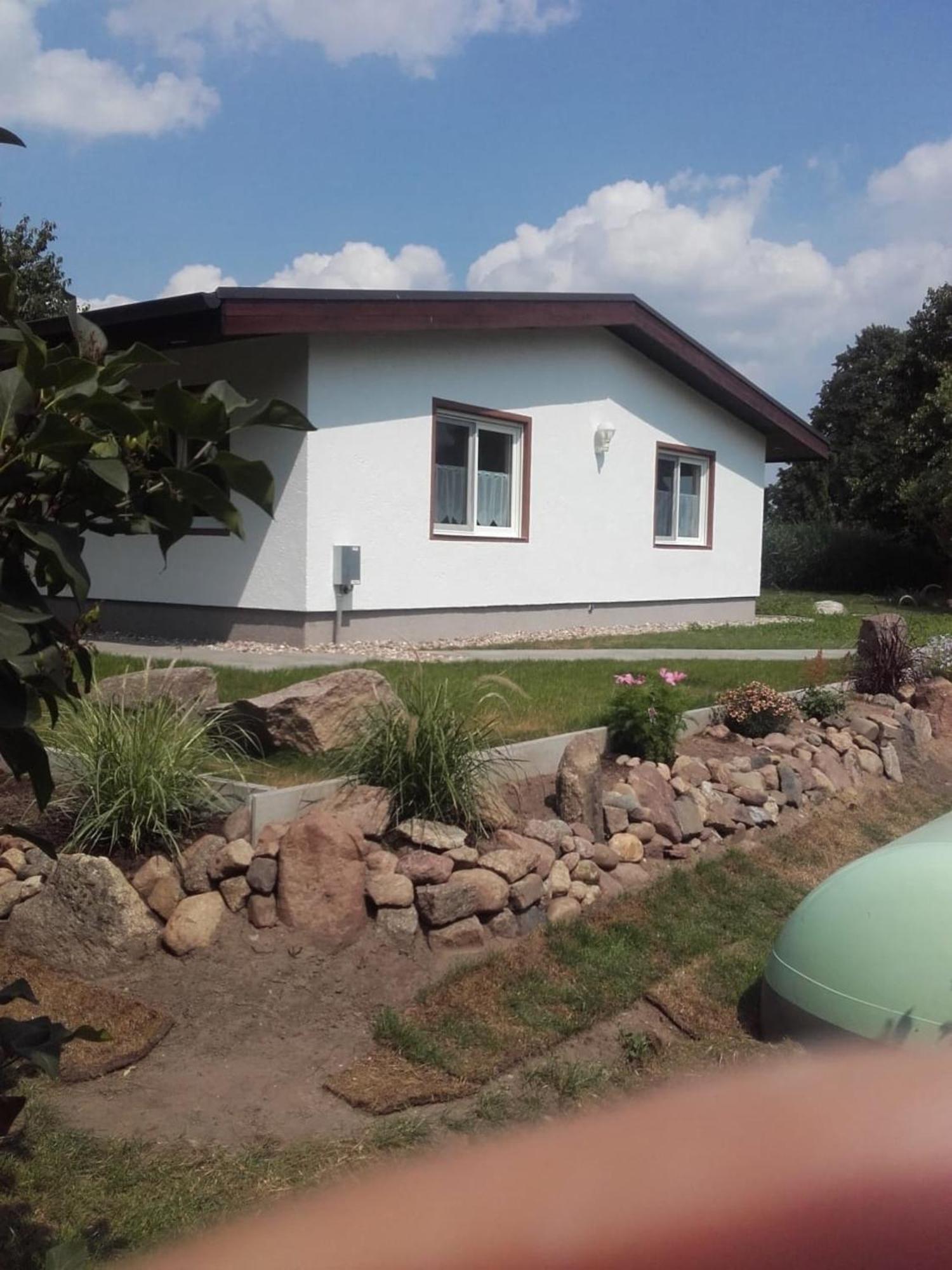 Behaglicher Bungalow Fuer Mensch Und Hund Barkhagen Exteriör bild