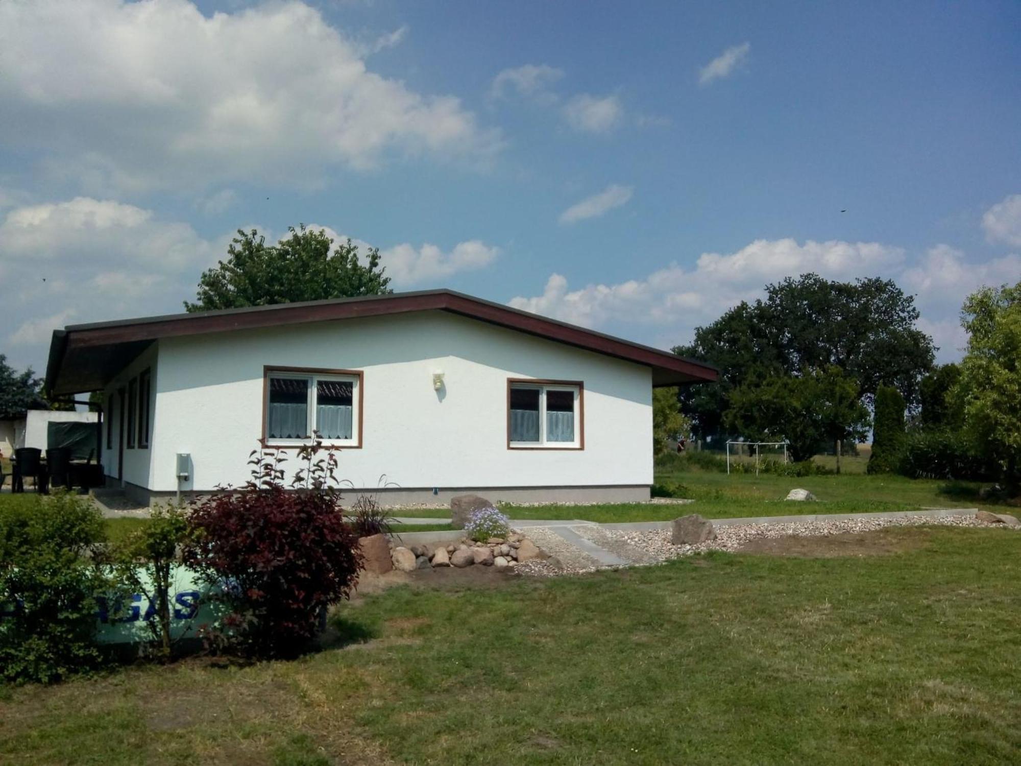 Behaglicher Bungalow Fuer Mensch Und Hund Barkhagen Exteriör bild